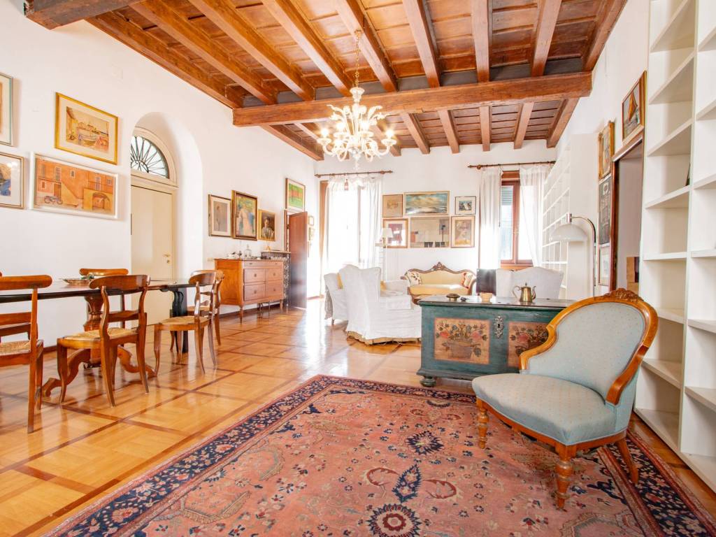 Appartamento a Verona in Vicolo del Guasto, 8 - Foto 2