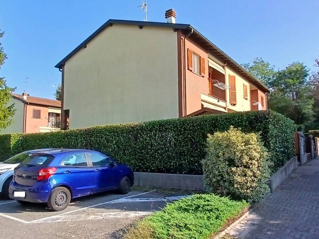Villetta a schiera a Cardano al campo in Via Carreggia, 129 - Foto 3