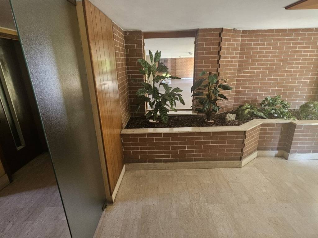 Appartamento a Asti in VIA UGO FOSCOLO 6A - Foto 2