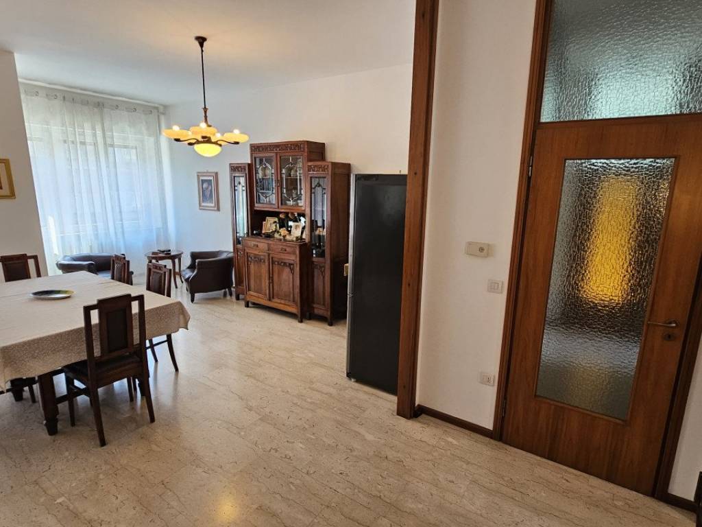 Appartamento a Asti in VIA UGO FOSCOLO 6A - Foto 4