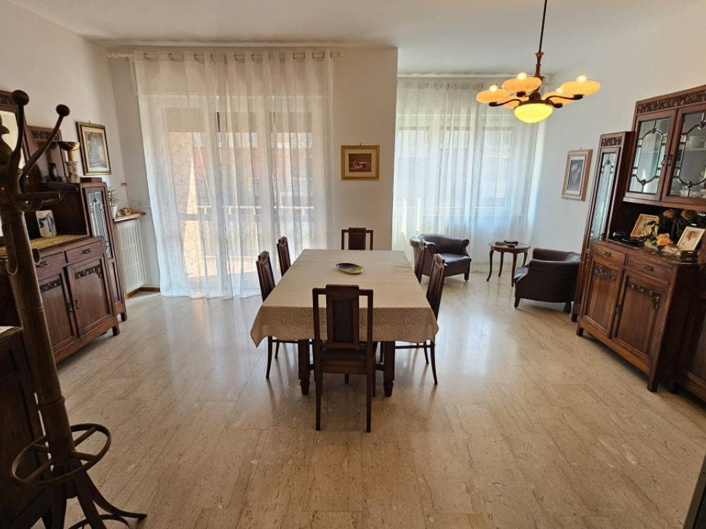 Appartamento a Asti in VIA UGO FOSCOLO 6A - Foto 5