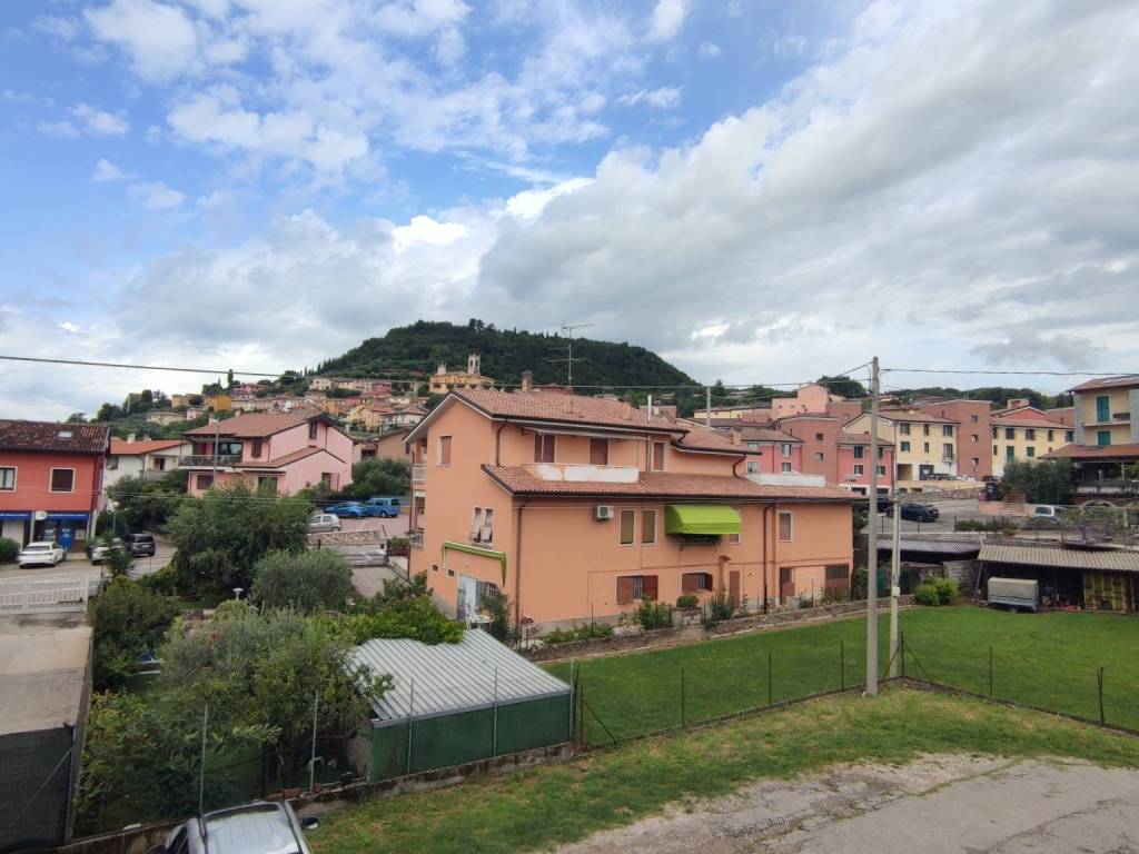 Appartamento a Cavaion veronese in Via Mondara, 7 - Foto 2