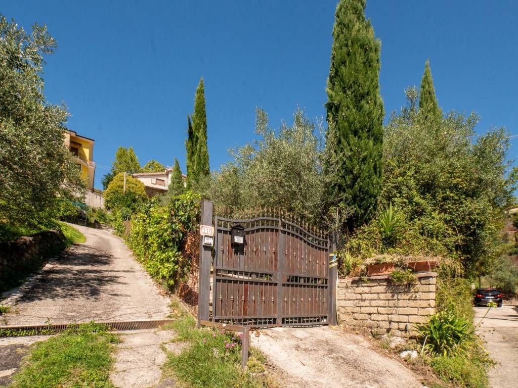 Appartamento a Olevano romano in Via San Francesco D'Assisi, 110 - Foto 2