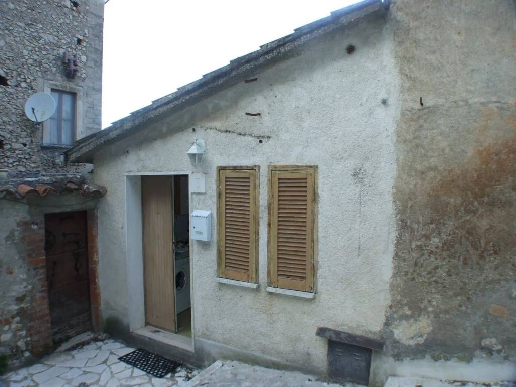 Appartamento a Rocca di botte in Via Monte Grappa, 3 - Foto 2