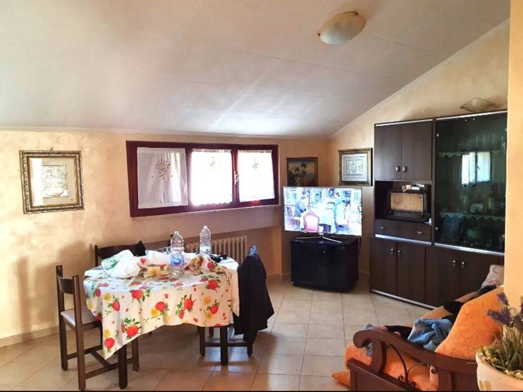 Appartamento a Carsoli in Via Dei Marsi No Number - Foto 4