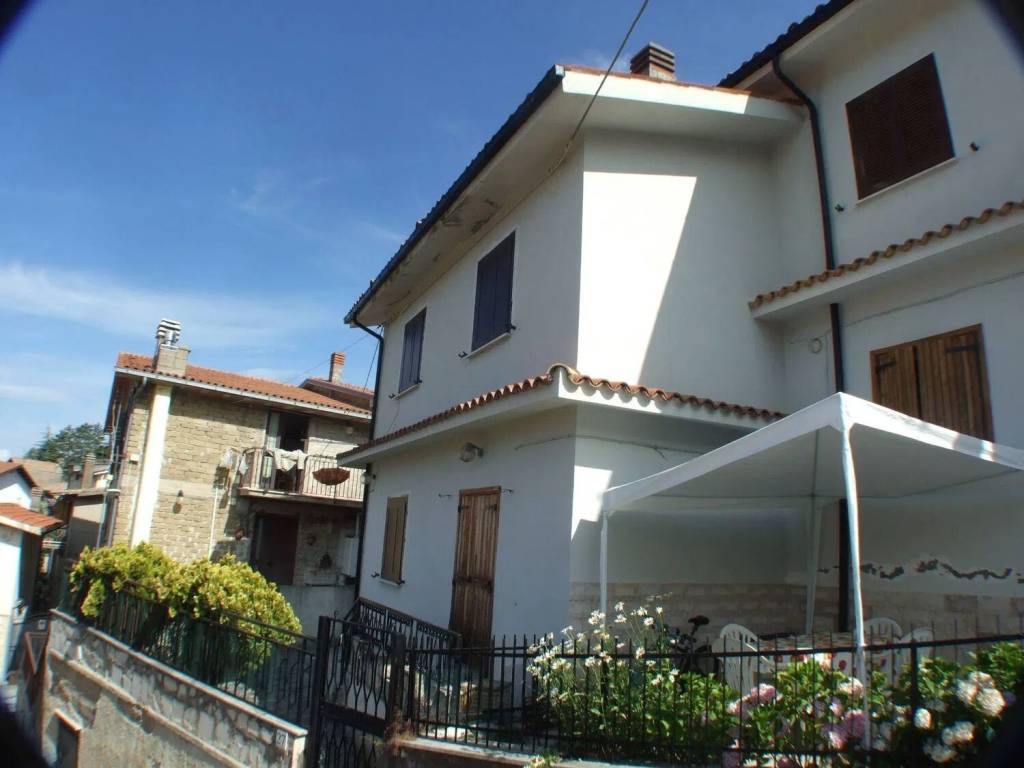 Villetta a schiera a Pereto in Via Della Montagna No Number - Foto 2