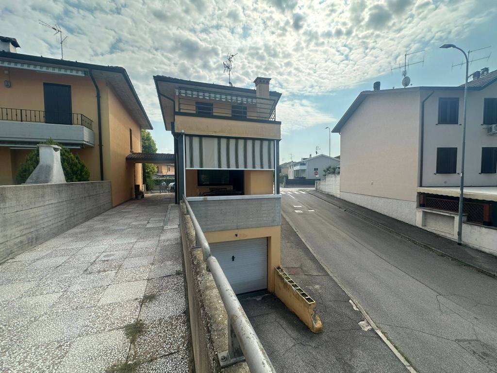 Villetta a schiera a Montichiari in Via Guglielmo Marconi - Foto 3