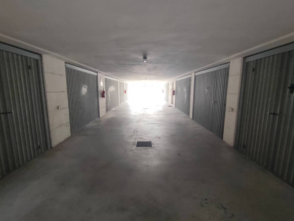 Box / garage a Caldiero in Via 1 Maggio, 24 - Foto 2