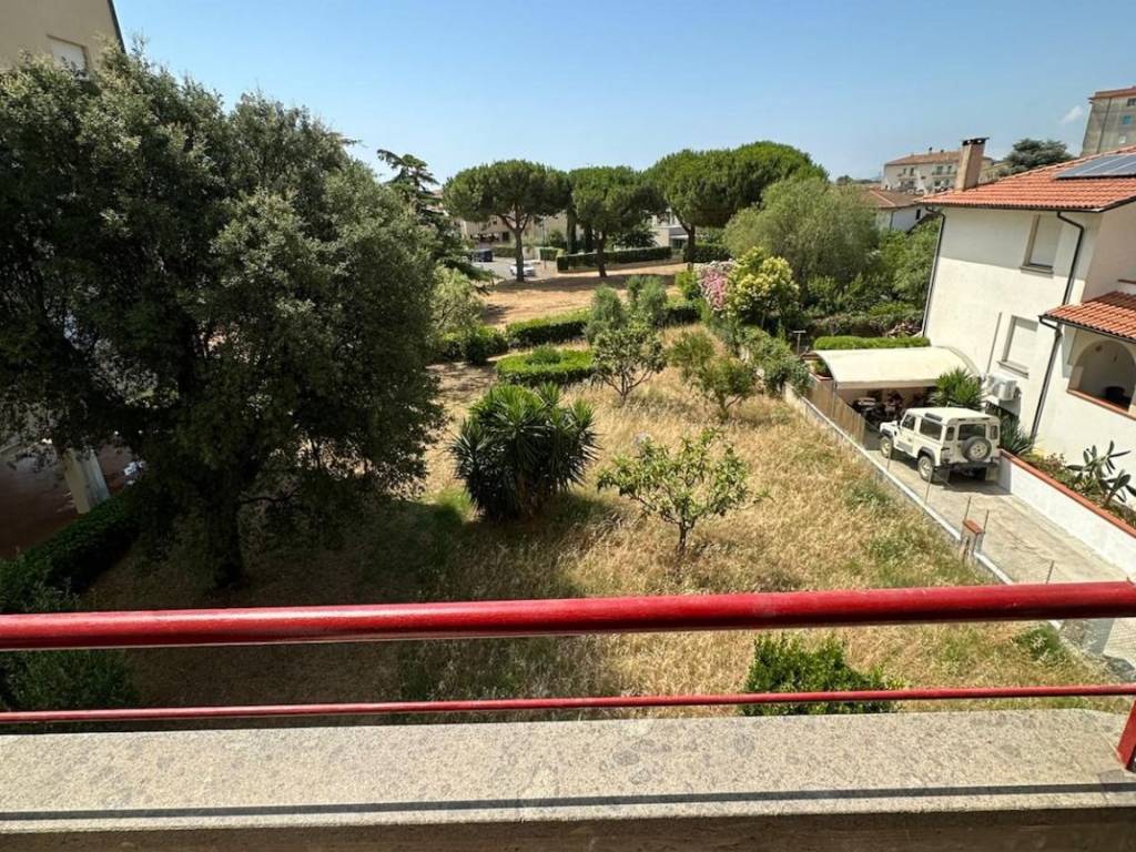 Appartamento a Campiglia marittima in Via Piersanti Mattarella - Foto 3