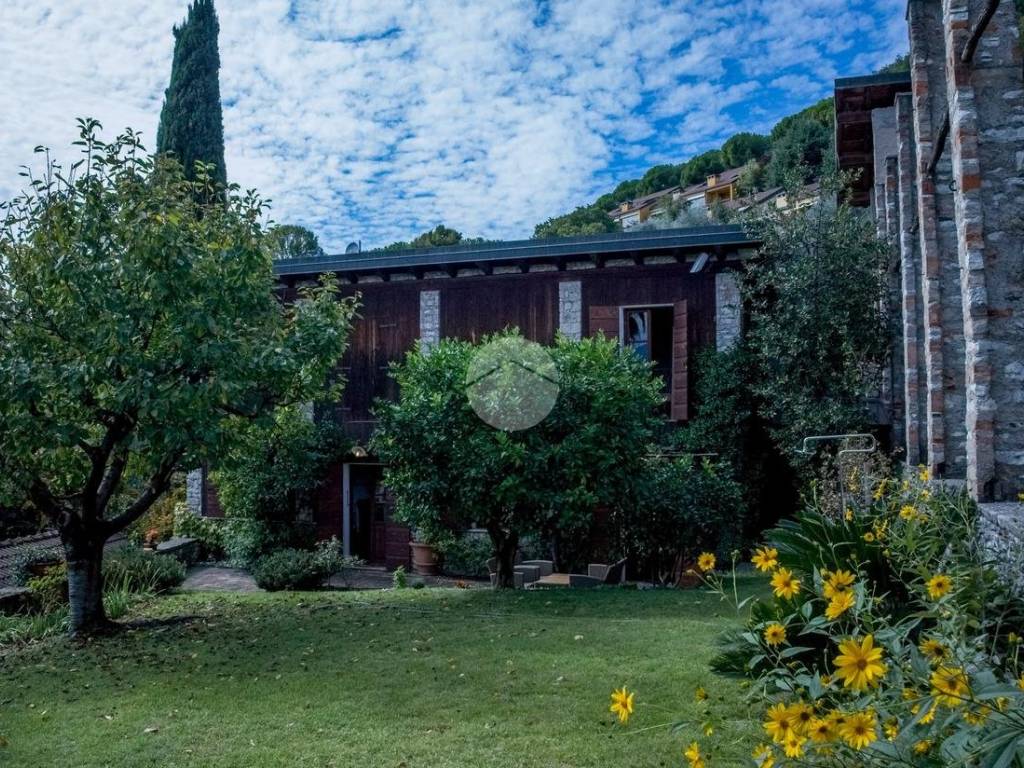 Villa a Gardone riviera in Via Francesco Messina, 15 - Foto 2