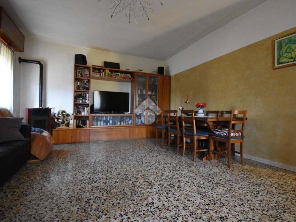 Villa a Castiglione delle stiviere in Via Ordanino, 46 - Foto 2