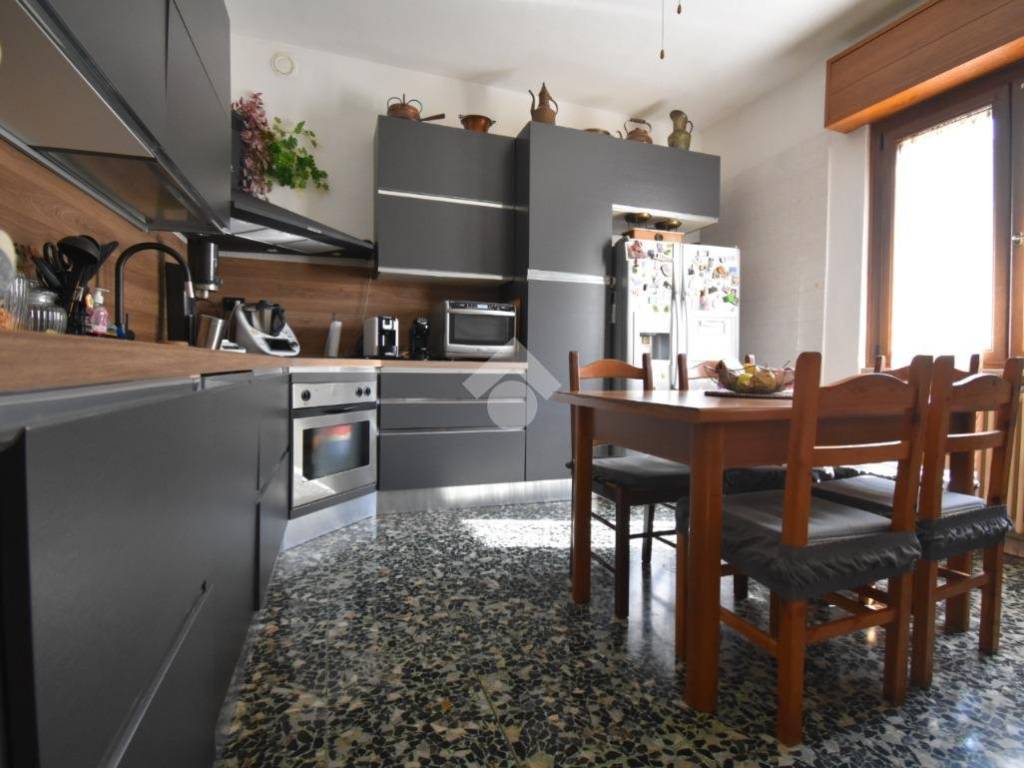 Villa a Castiglione delle stiviere in Via Ordanino, 46 - Foto 3