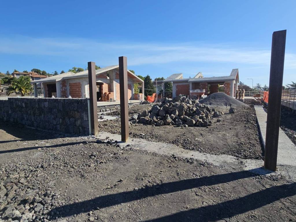 Villa a Pedara in Via della Resistenza - Foto 3