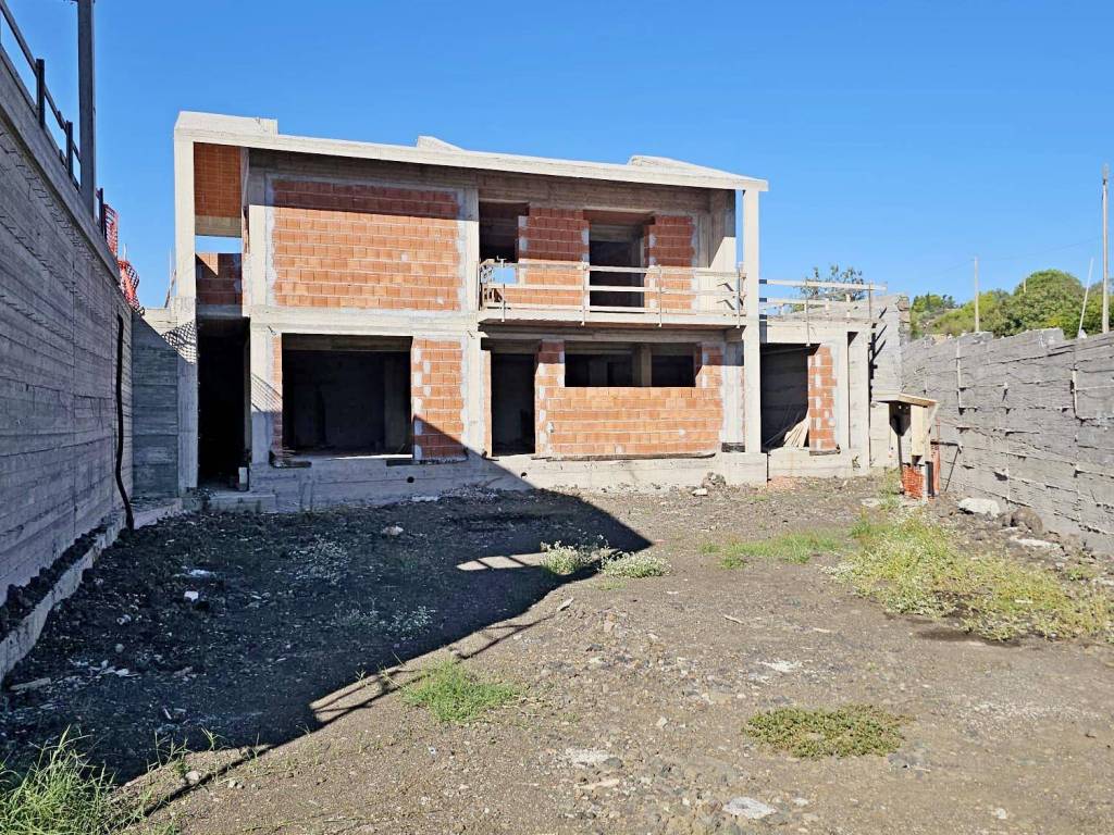 Villa a Pedara in Via della Resistenza - Foto 5