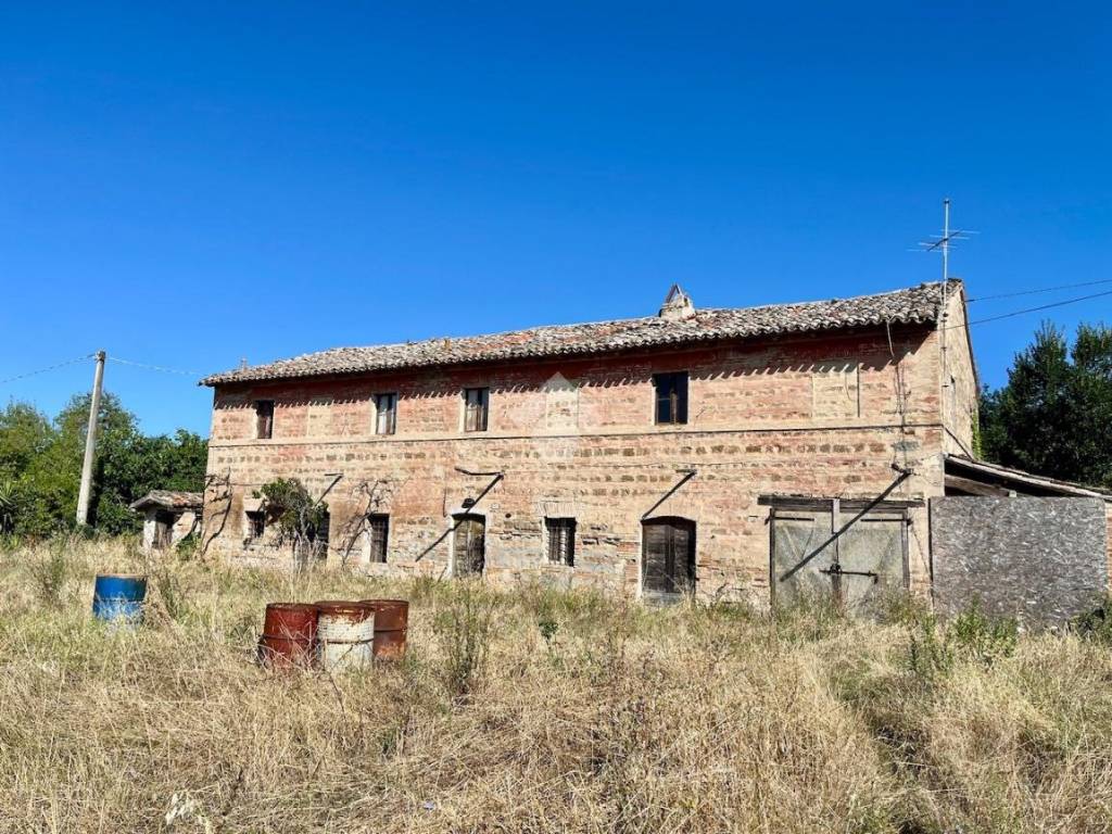 Rustico / casale a Fano in LOCALITA' MADONNA DEL PONTE - Foto 3