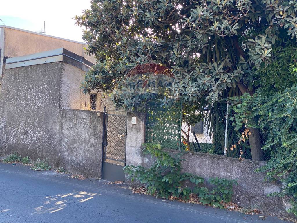 Casa indipendente a Trecastagni in Via Leonardo da Vinci, 30 - Foto 2