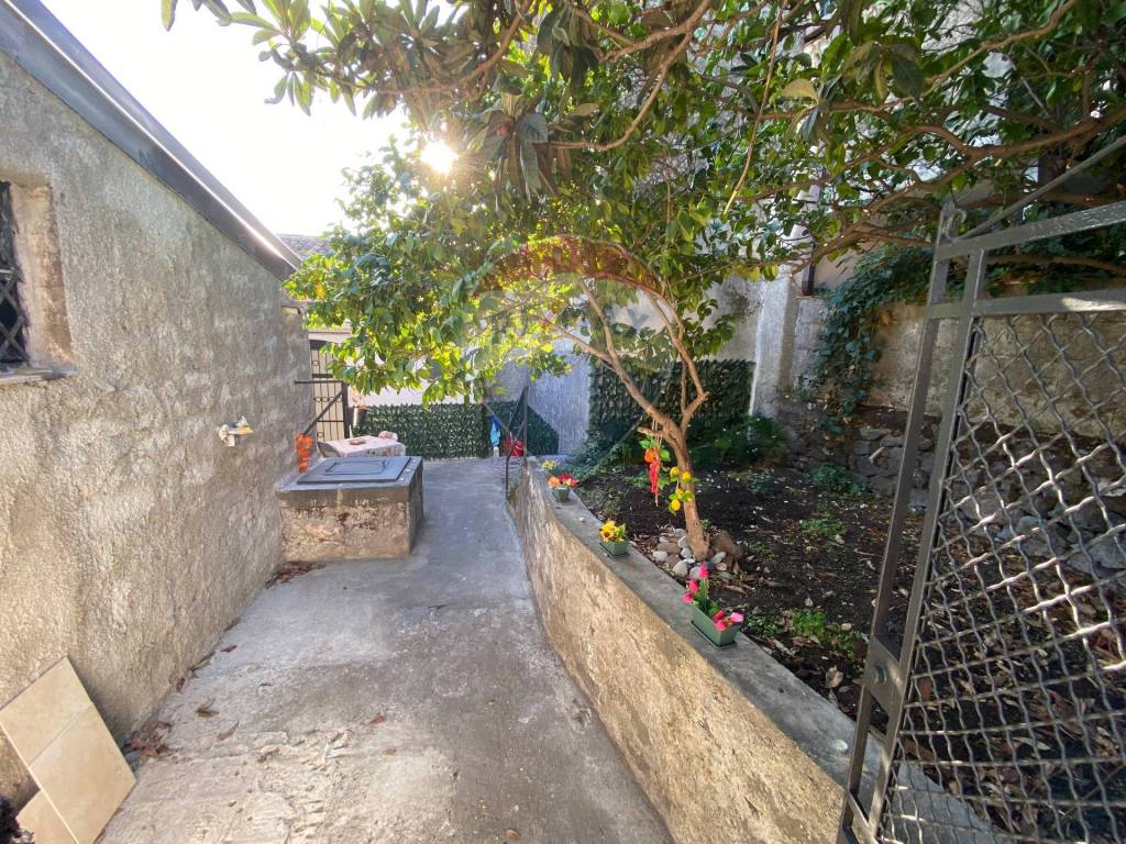Casa indipendente a Trecastagni in Via Leonardo da Vinci, 30 - Foto 3
