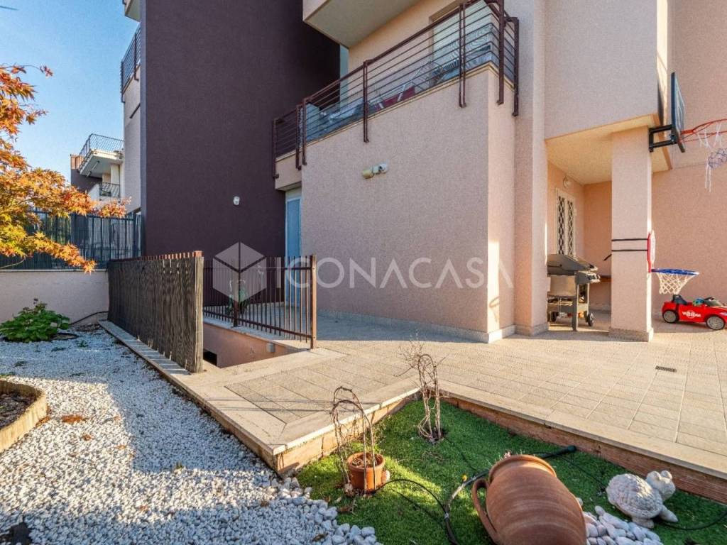 Appartamento a Ciampino in Via di Colle Oliva - Foto 5