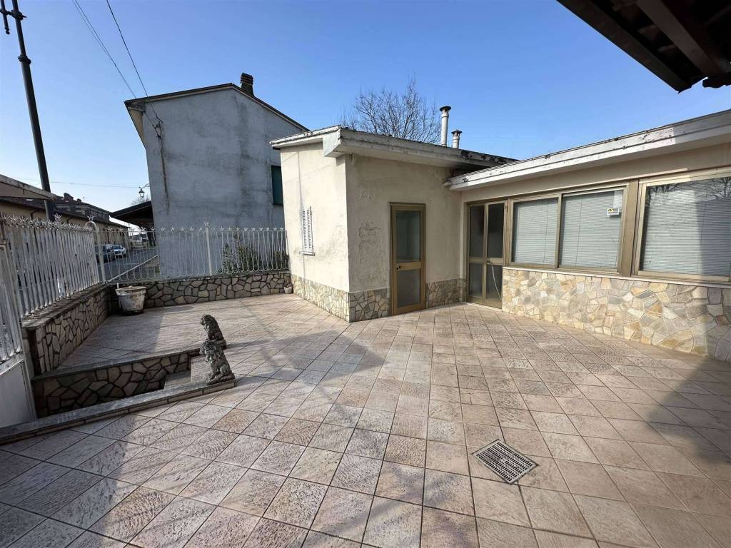 Casa indipendente a Castiraga vidardo in Viale Roma - Foto 5