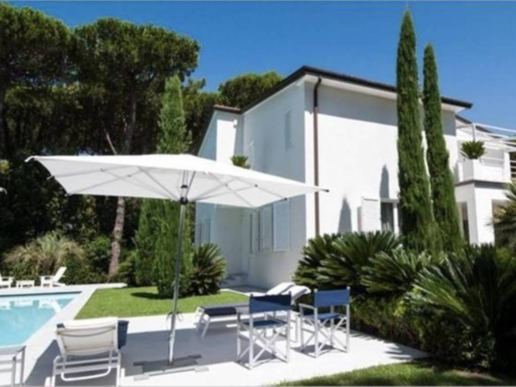Villa a Forte dei marmi in Via C. Carrà - Foto 2