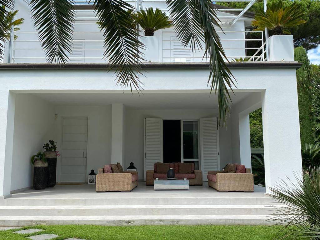 Villa a Forte dei marmi in Via C. Carrà - Foto 4