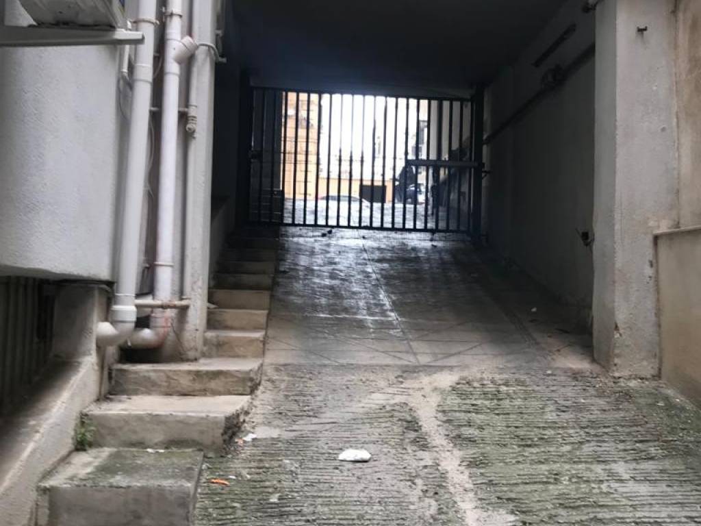 Box / garage a Palermo in Via Spuches, 8 - Foto 2