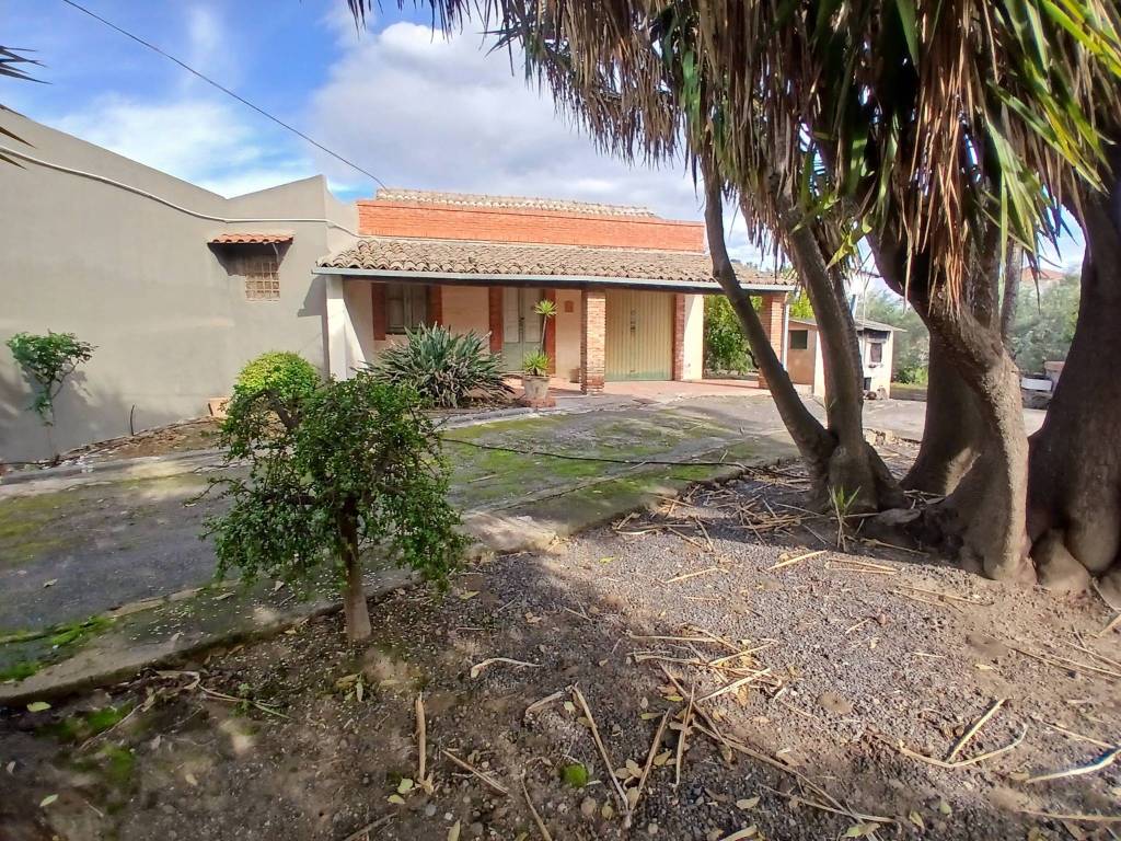 Villa a Misterbianco in Via Madonna degli Ammalati - Foto 2
