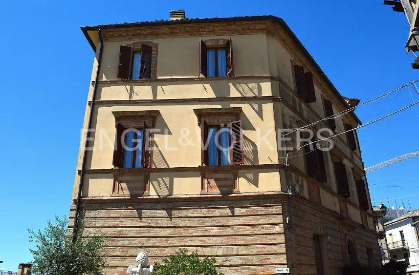 Casa indipendente a Morrovalle in Piazza Giuseppe Garibaldi - Foto 2