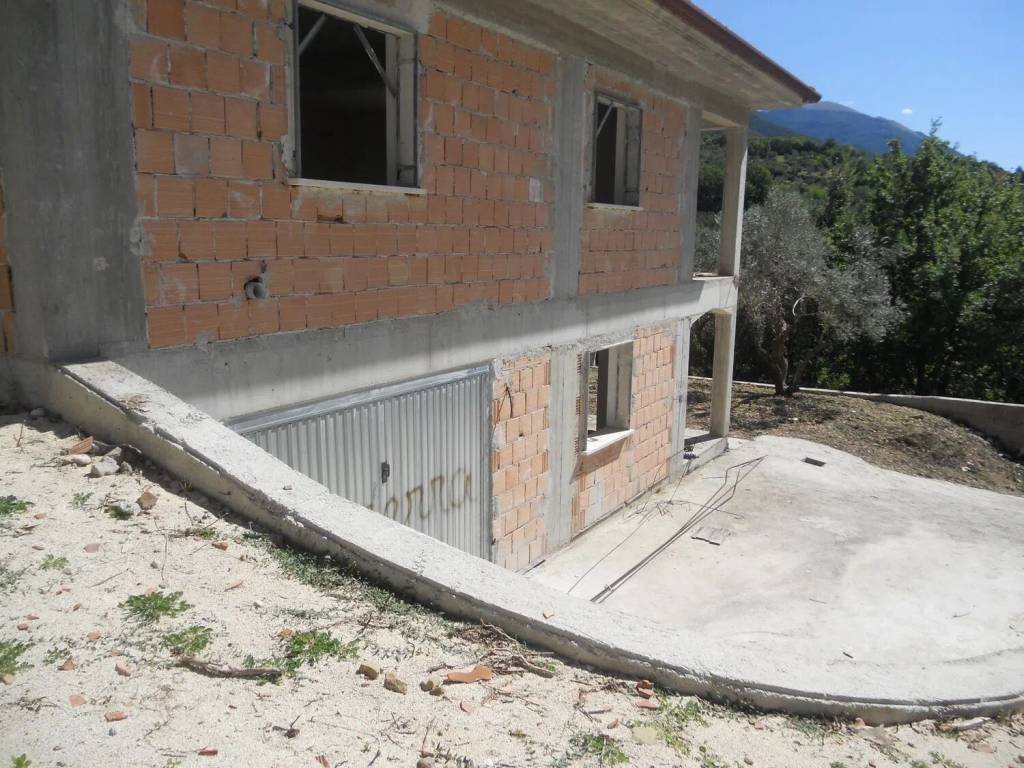 Villa a San vincenzo valle roveto in Via Ravara S.N.C. - Foto 4