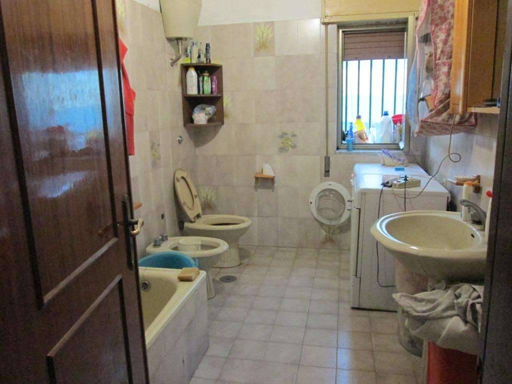Casa indipendente a Mondragone in Via Duca degli Abbruzzi - Foto 5