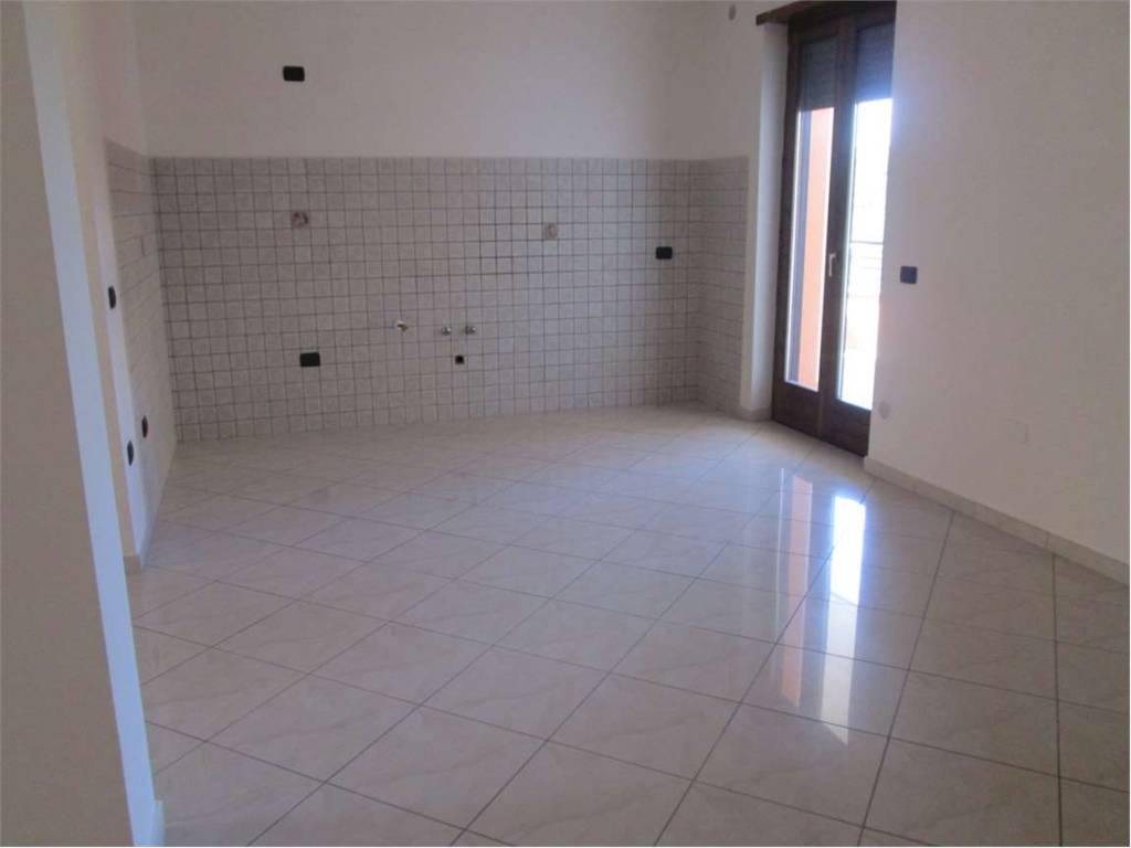 Appartamento a Mondragone in Via G. Falcone - Foto 2