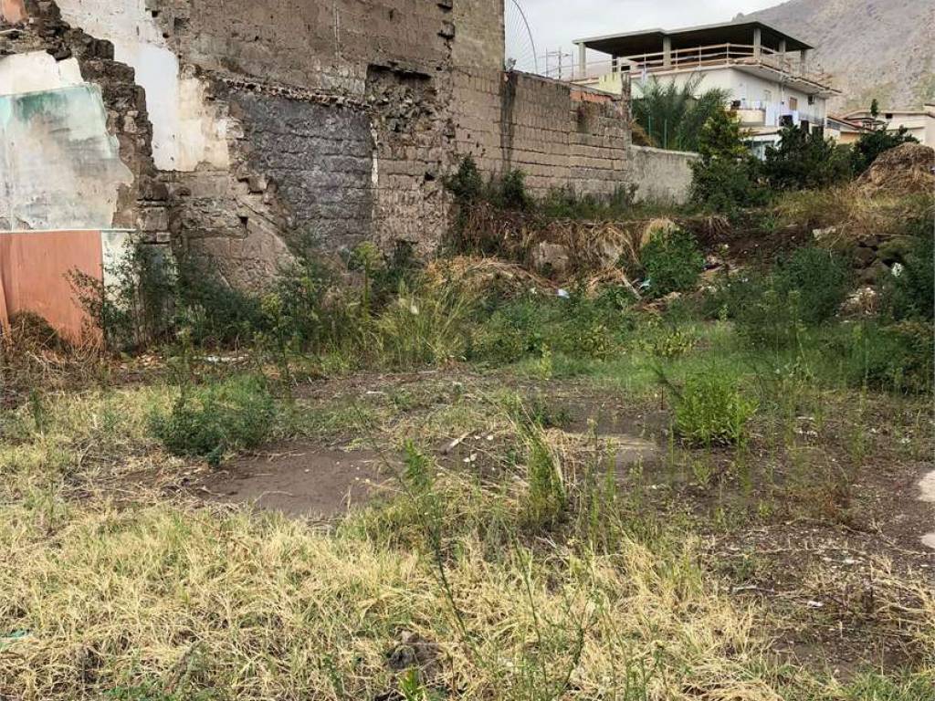 Terreno a Mondragone in Via Maggior Boccucci - Foto 2