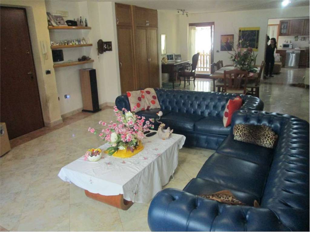 Casa indipendente a Mondragone in Via Venezia - Foto 4
