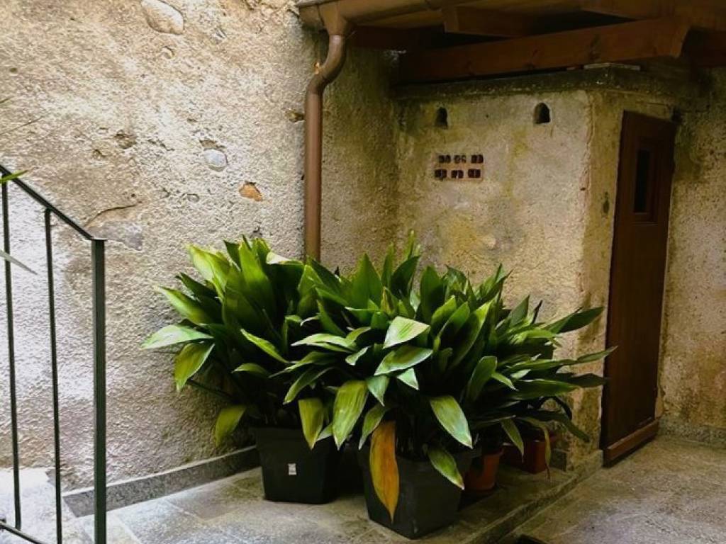 Appartamento a Castelveccana in Vicolo Castellazzo , 20 - Foto 4
