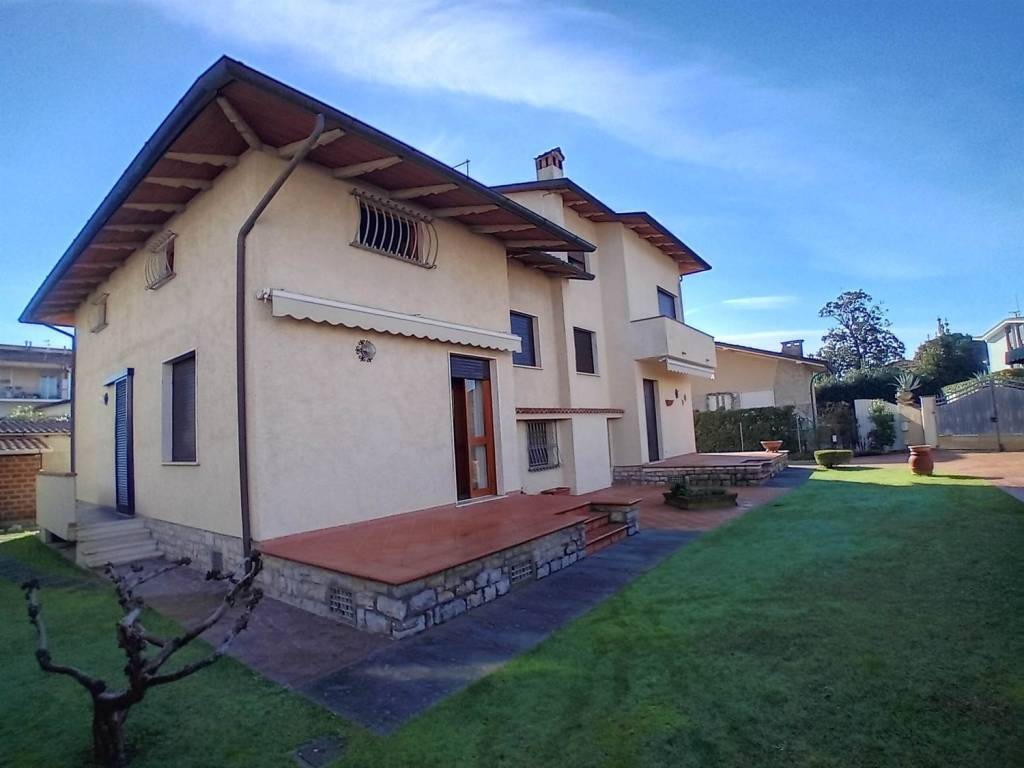 Villa a Pietrasanta in Via Tonfano, 177 - Foto 2