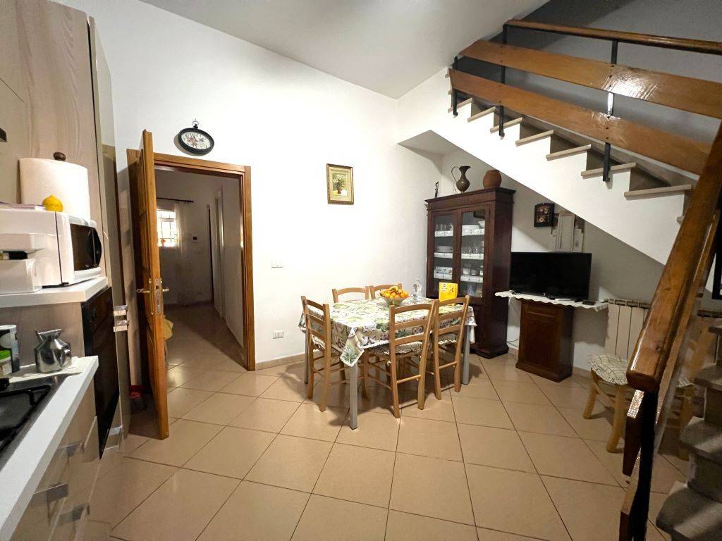 Casa indipendente a Campi bisenzio in Via Pistoiese - Foto 2