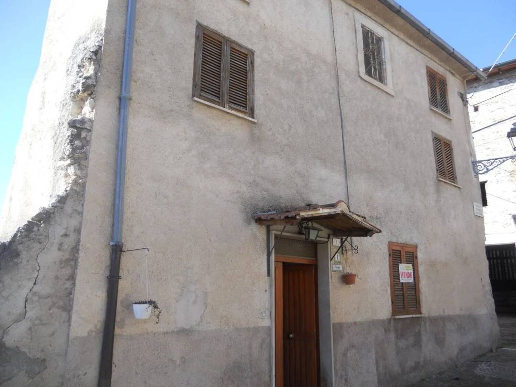 Villa a Scurcola marsicana in Piazza Zenobio Bontempi, 1 - Foto 3