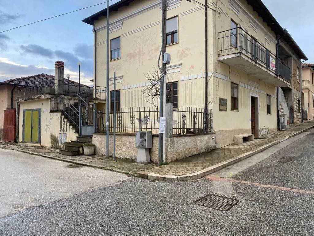 Villa a Massa d'albe in Piazza Xxiv Maggio S.N.C. - Foto 2