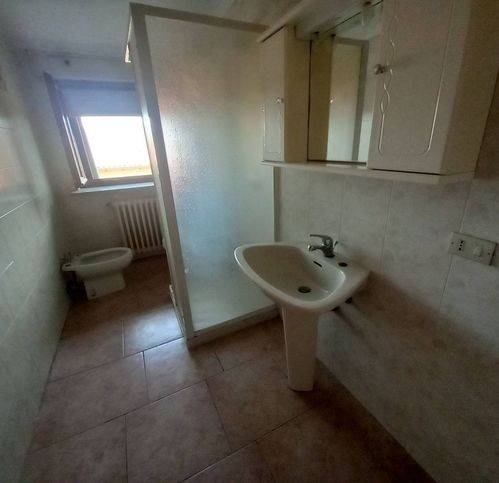 Appartamento a Borgomanero in Via Domenico Savio - Foto 5