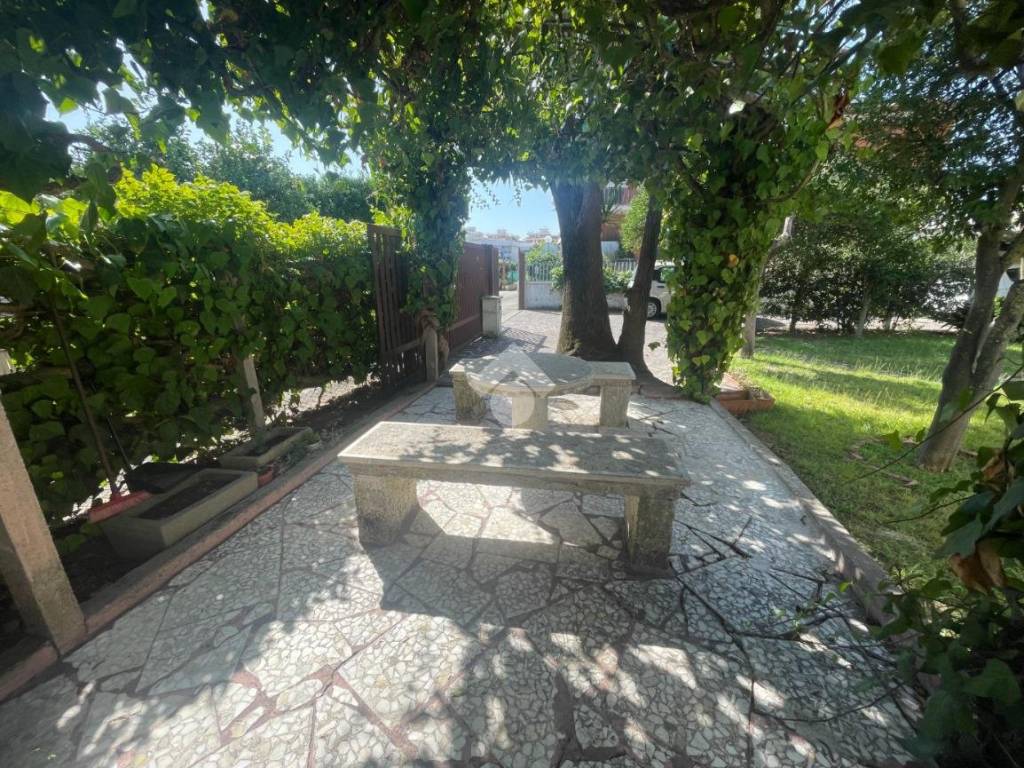 Casa indipendente a Terracina in Via badino, 168 - Foto 2