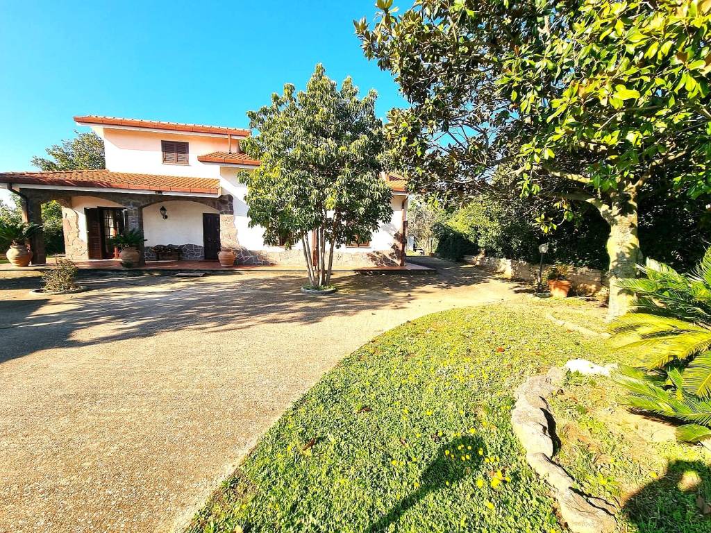 Villa a Aprilia in Via Sobretta - Foto 4
