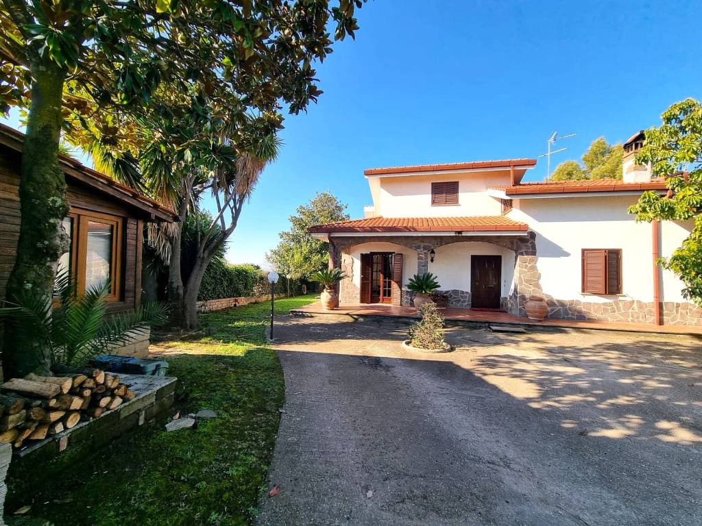 Villa a Aprilia in Via Sobretta - Foto 5