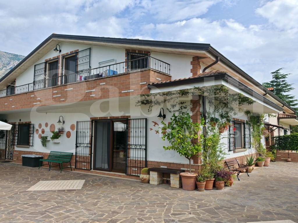 Villa a Venafro in Via Valerio Marziale, s/n - Foto 2