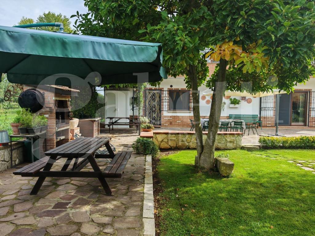 Villa a Venafro in Via Valerio Marziale, s/n - Foto 3