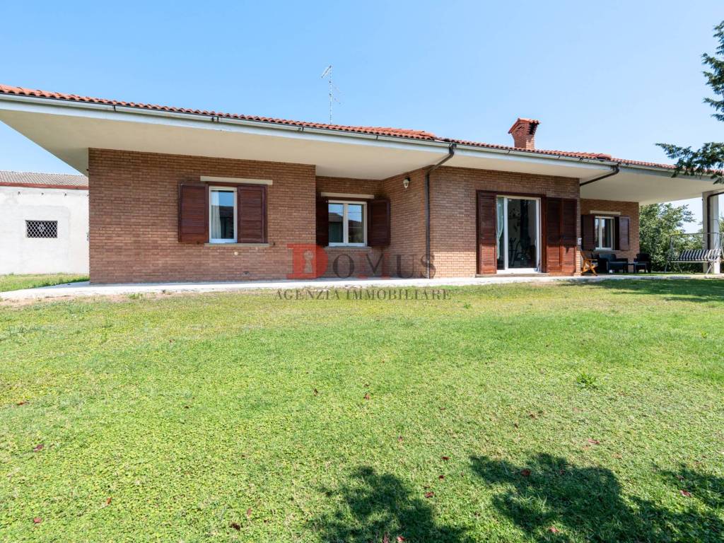 Villa a Roncoferraro in Via Montello, 2 - Foto 3