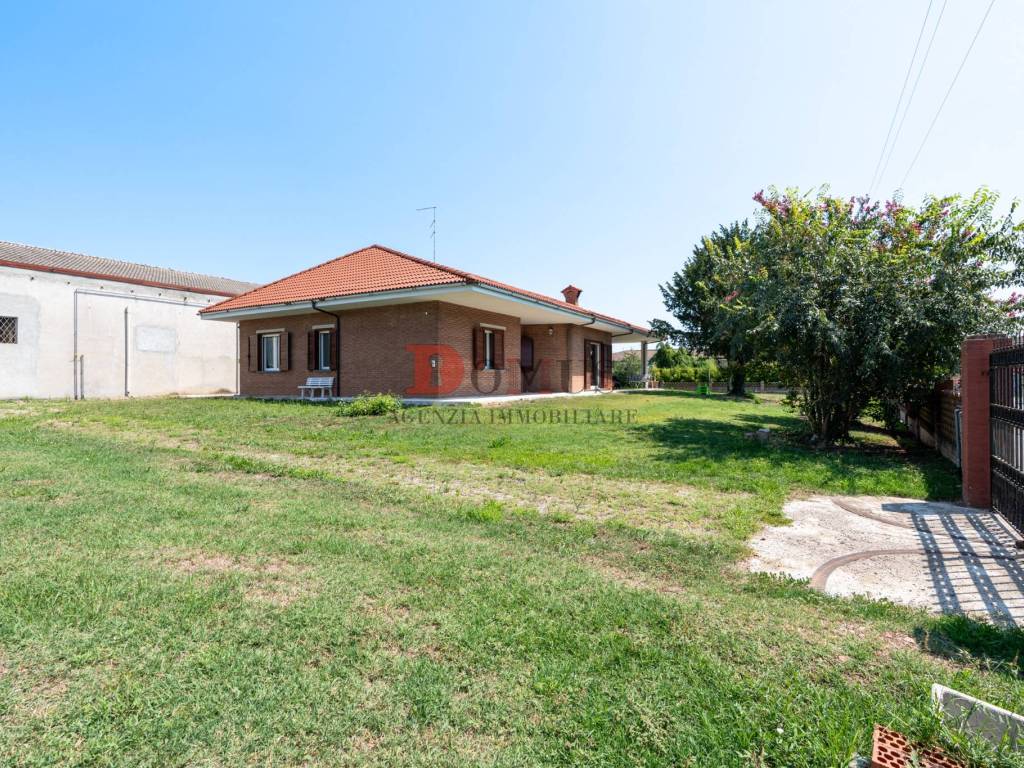 Villa a Roncoferraro in Via Montello, 2 - Foto 5