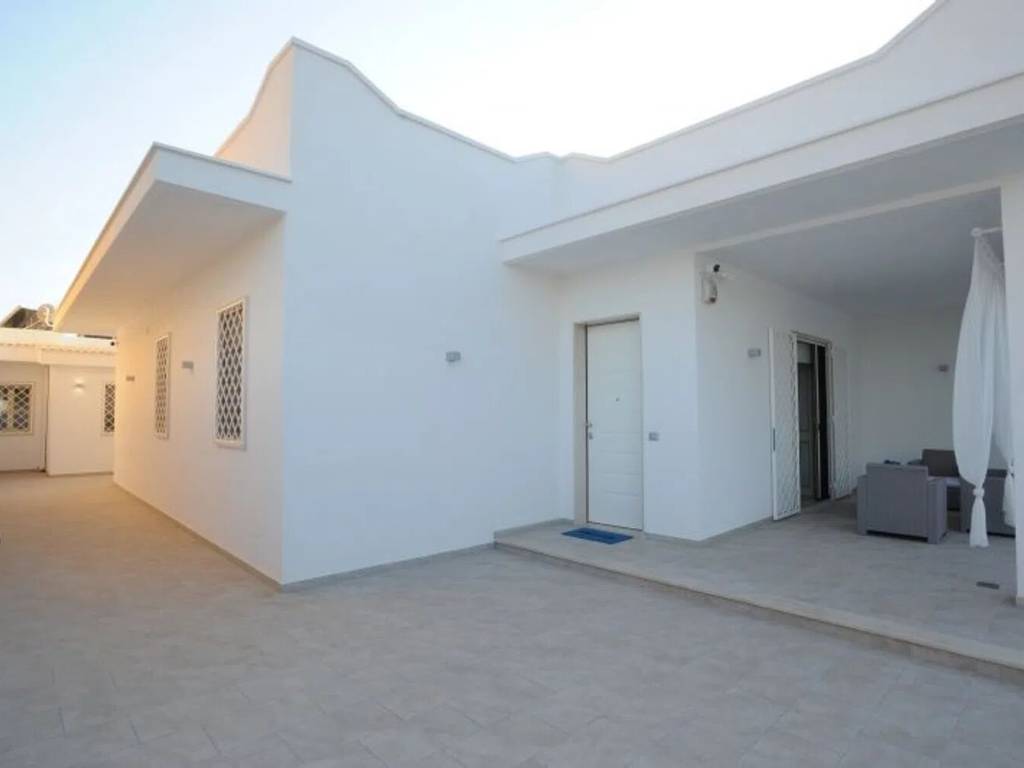 Villa a Porto cesareo in Via Mar Di Laptev No Number Snc - Foto 2
