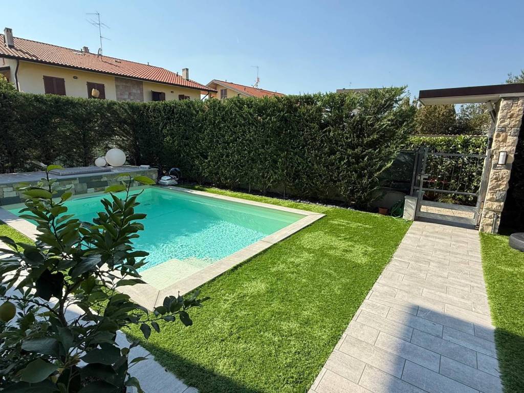 Villa a Azzano san paolo in Via Roma, 32 - Foto 4