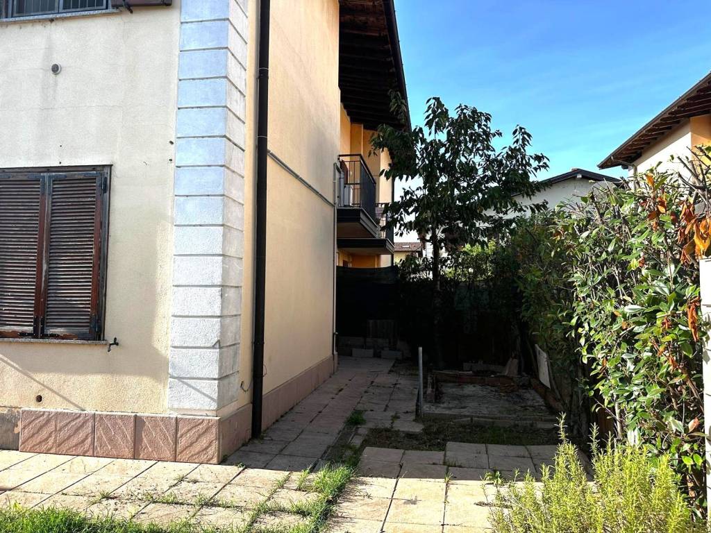Appartamento a Roncaro in Via Vigna - Foto 3