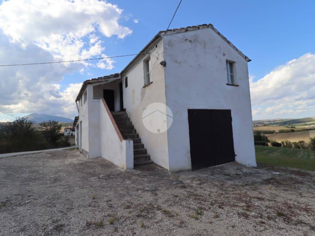 Casa indipendente a Bellante in Via Sant'Arcangelo, 18 - Foto 3